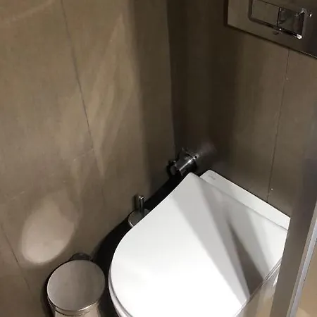 Pinna Πανσιόν *
