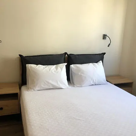 Pinna Guest house *